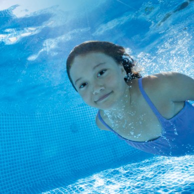 Pack Piscina Ultra XTR 975x488 cm con 7 accesorios | INTEX