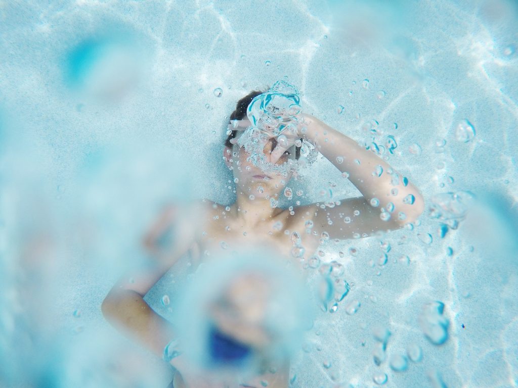 Cómo mejorar la pureza del agua en tu piscina