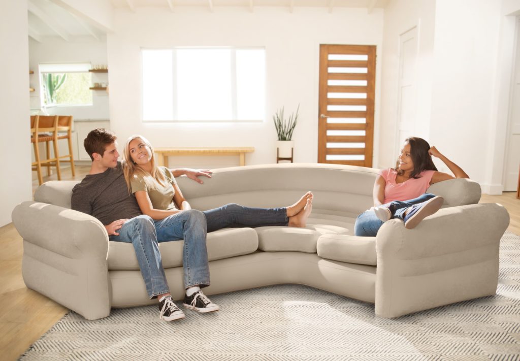 Muebles hinchables INTEX para disfrutar con amigos 
