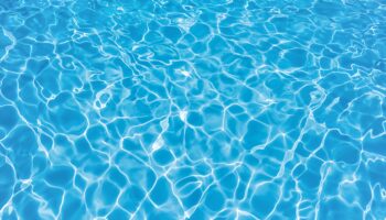 Depuradoras y cloradores: cómo mantener una piscina limpia